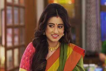 জন্মদিনে বিশেষ মানুষটির সঙ্গে একান্তে সময় কাটালেন ‘বিজয়িনী’র কেকা, শেয়ার করলেন ছবিও