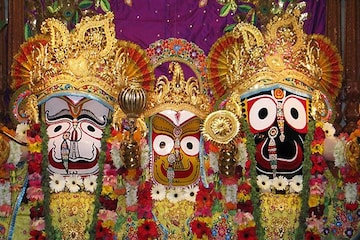 ১২০০ শতকে রাজা ইন্দ্রদ্যুম্ন ও রানি গুণ্ডিচার মন্দির, পুরীর মন্দিরের পূর্বদিকে মন্দিরে প্রবেশের মূল ফটক ১২০০ শতকে রাজা ইন্দ্রদ্যুম্ন ও রানি গুণ্ডিচার মন্দির, পুরীর মন্দিরের পূর্বদিকে মন্দিরে প্রবেশের মূল ফটক