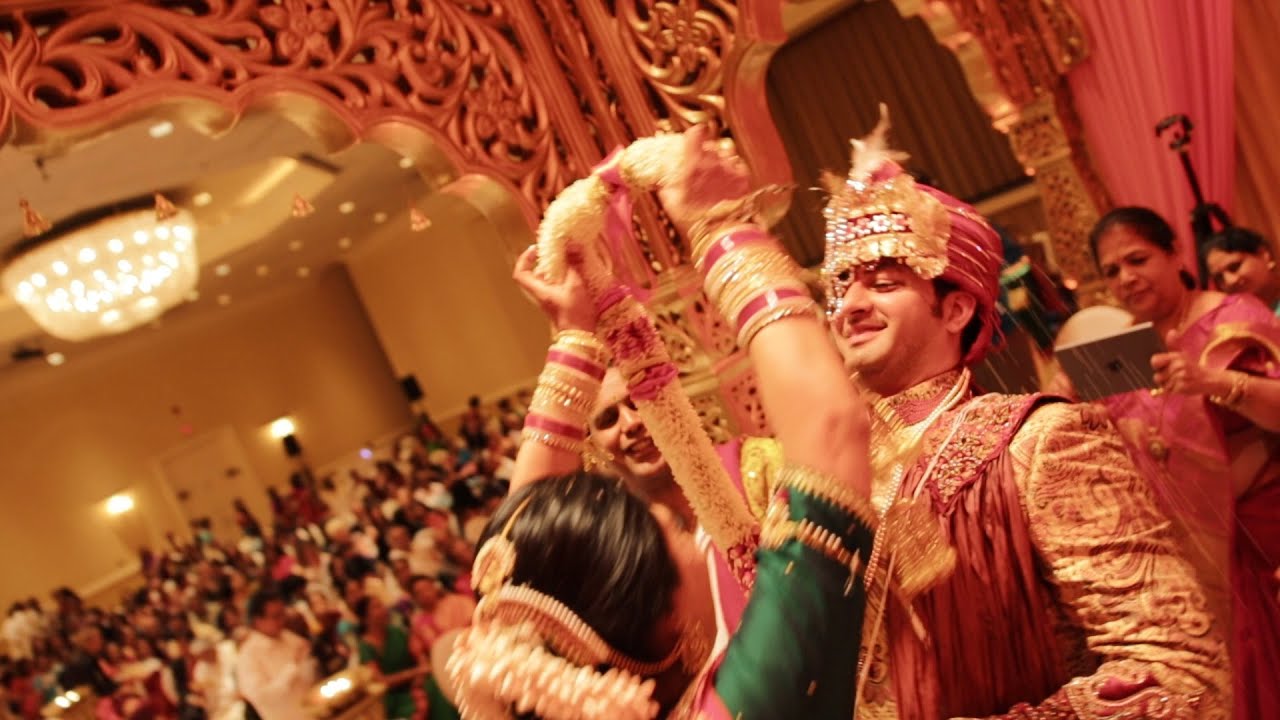 সিংহ- সিংহ রাশির জাতকেরা প্রেম নিয়ে দারুণ সিরিয়াস ৷ যতক্ষণ পর্যন্ত সঙ্গীর প্রতি বিশ্বাস জন্মাবে, ততক্ষণ পর্যন্ত বিয়ে করা থেকে এরা দূরে থাকে ৷ তাই বয়স এ ব্যাপারে একেবারেই খাটে না ৷ সিংহ- সিংহ রাশির জাতকেরা প্রেম নিয়ে দারুণ সিরিয়াস ৷ যতক্ষণ পর্যন্ত সঙ্গীর প্রতি বিশ্বাস জন্মাবে, ততক্ষণ পর্যন্ত বিয়ে করা থেকে এরা দূরে থাকে ৷ তাই বয়স এ ব্যাপারে একেবারেই খাটে না ৷