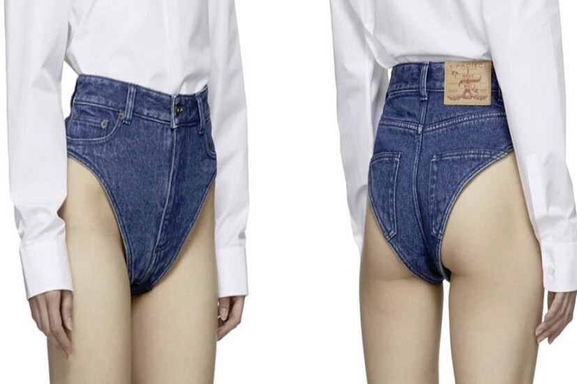 • ফ্যাশনের রকমফের দিনে দিনে বেড়েই চলেছে ৷ আজব, আদ্ভুত পোশাকই আজকালকার হট ফ্যাশন ট্রেন্ড ৷ তেমনই এই মুহূর্তে সবচেয়ে নজর কাড়ছে জিনসের প্যান্টি ৷ ছবি: ট্যুইটার ৷