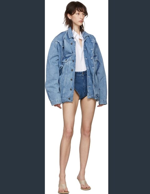 • তবে এ দাম দেখে চক্ষু চড়কগাছ হতেই পারে ৷ একেকটির দাম প্রায় ৩১৫ ডলার ৷ ভারতীয় মুদ্রায় যা ২১, ৮০০ টাকার কাছাকাছি ৷ ছবি: ট্যুইটার ৷