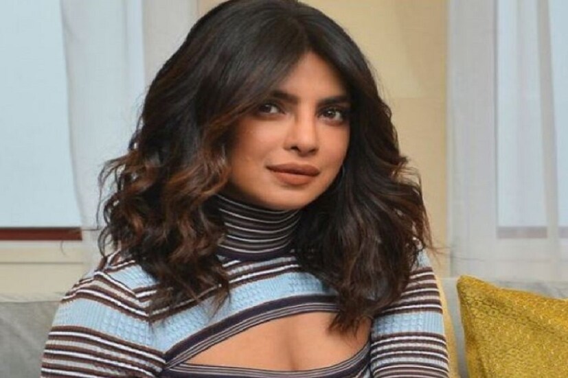 প্রিয়াঙ্কার মত প্রথম সারির অভিনেত্রীও যে বাদ পড়নেনি পুরুষদের লালসার থেকে, সেটা শুনেই অবাক অনেকে৷ বিশ্বজুড়ে চলা মুটু মুভমেন্ট নিয়ে কথা বলতে গিয়ে নিজের হেনস্থার কথা বলেন প্রিয়াঙ্কা৷ 