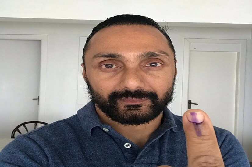হায়দরাবাদে শ্যুটিং ফেলে নাগরিক দায়িত্ব পালনে মুম্বইয়ে পৌঁছান রাহুল বোসও ৷ ভোট দেওয়ার পর ট্যুইটারে ছবি পোস্ট করে জানান, ২ ঘণ্টার মধ্যে ফের ফ্লাইট ধরে শ্যুটিংয়ে পৌছতে হবে তাঁকে ৷