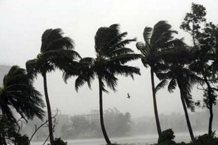 আজও রাজ্যে ঝড়বৃষ্টির সম্ভাবনা ৷ গত কয়েকদিনে গুমোট গরমে নাজেহাল অবস্থা মানুষের ৷ তবে তার মধ্যেই স্বস্তির বার্তা নিয়ে এল আবহাওয়া দফতর ৷ 
