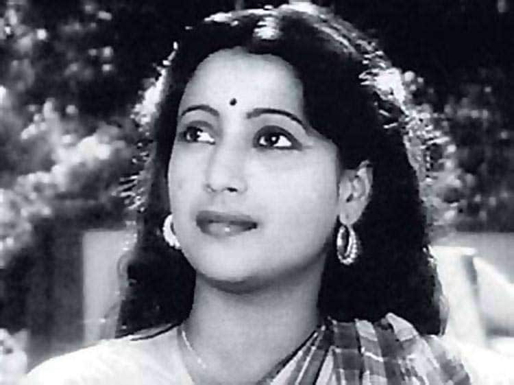 কেমন ছিলেন তিনি ? সিনেমা ছাড়ার পর, সেই রিনা ব্রাউন হয়েই কী বেঁচে ছিলেন তিনি ? তাঁকে একবারটি দেখার জন্য হন্যে হয়ে থাকতেন, সাধারণ মানুষ থেকে সেলিব্রিট সবাই ৷ কেমন ছিলেন তিনি ? সিনেমা ছাড়ার পর, সেই রিনা ব্রাউন হয়েই কী বেঁচে ছিলেন তিনি ? তাঁকে একবারটি দেখার জন্য হন্যে হয়ে থাকতেন, সাধারণ মানুষ থেকে সেলিব্রিট সবাই ৷