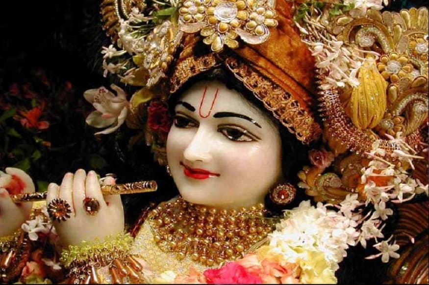 চাঁদের একবার পৃথিবীকে প্রদক্ষিণ করতে ২৮ দিন সময় লাগে৷ এই সময়কালে চাঁদ বিভিন্ন নক্ষত্রের কক্ষপথে অবস্থান করে৷ শ্রাবণ মাসের নাম হয়েছে শ্রবণা নক্ষত্রের নাম থেকে৷ চাঁদের একবার পৃথিবীকে প্রদক্ষিণ করতে ২৮ দিন সময় লাগে৷ এই সময়কালে চাঁদ বিভিন্ন নক্ষত্রের কক্ষপথে অবস্থান করে৷ শ্রাবণ মাসের নাম হয়েছে শ্রবণা নক্ষত্রের নাম থেকে৷