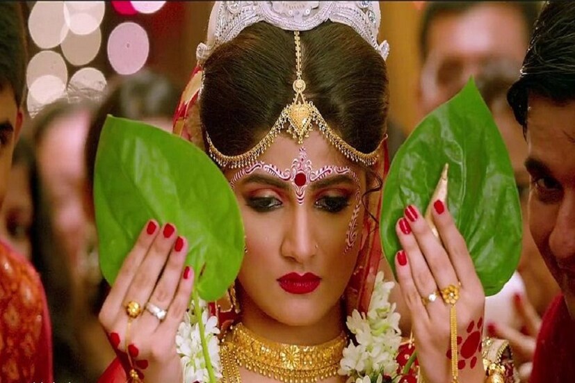 • ফের শ্রাবন্তীর নতুন এই সম্পর্ক পাঁচকান হতেই তা নিয়ে জলঘোলা শুরু হয়ে যায় ৷ সোশ্যাল মিডিয়ায় তা নিয়ে ট্রোলড হতে হয় নায়িকাকে ৷ ছবি: ইনস্টাগ্রাম ৷