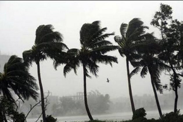 ভ্যাঁপসা গরমের দাপটে নাজেহাল শহরবাসী ৷ রোদের দাপটে হাঁসফাঁস অবস্থা গোটা রাজ্যবাসীর ৷ তারমধ্যেই খুশির খবর শোনাল আলিপুর আবহাওয়া দফতর ৷ ভ্যাঁপসা গরমের দাপটে নাজেহাল শহরবাসী ৷ রোদের দাপটে হাঁসফাঁস অবস্থা গোটা রাজ্যবাসীর ৷ তারমধ্যেই খুশির খবর শোনাল আলিপুর আবহাওয়া দফতর ৷