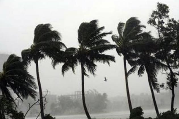 দক্ষিণবঙ্গের সাত জেলায় তাপপ্রবাহের সতর্কতা। পুরুলিয়া, বাঁকুড়া, পঃ মেদিনীপুর, ঝাড়গ্রাম, বীরভূম ও দুই বর্ধমানে তাপপ্রবাহের সতর্কতা। গত কয়েকদিনে অস্বস্তিকর গরমে নাজেহাল অবস্থা শহরবাসীর ৷ তারই মাঝে স্বস্তির বার্তা নিয়ে এ আবহাওয়া দফতর ৷ দক্ষিণবঙ্গের সাত জেলায় তাপপ্রবাহের সতর্কতা। পুরুলিয়া, বাঁকুড়া, পঃ মেদিনীপুর, ঝাড়গ্রাম, বীরভূম ও দুই বর্ধমানে তাপপ্রবাহের সতর্কতা। গত কয়েকদিনে অস্বস্তিকর গরমে নাজেহাল অবস্থা শহরবাসীর ৷ তারই মাঝে স্বস্তির বার্তা নিয়ে এ আবহাওয়া দফতর ৷