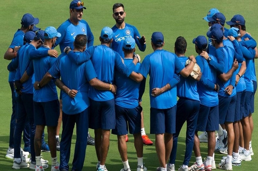 বিরাট কোহলির নেতৃত্বে ১৫ জনের ভারতীয় দল নির্বাচিত হয়ে গেল ৷ দলের সহ অধিনায়ক রোহিত শর্মা৷ Photo-File বিরাট কোহলির নেতৃত্বে ১৫ জনের ভারতীয় দল নির্বাচিত হয়ে গেল ৷ দলের সহ অধিনায়ক রোহিত শর্মা৷ Photo-File