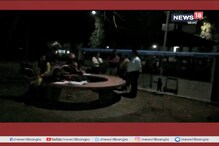 ল্যাম্পপোস্টের আলোতেই চলছে বন্ধ চাবাগানের শ্রমিকের ছেলেমেয়েদের লেখাপড়া ল্যাম্পপোস্টের আলোতেই চলছে বন্ধ চাবাগানের শ্রমিকের ছেলেমেয়েদের লেখাপড়া
