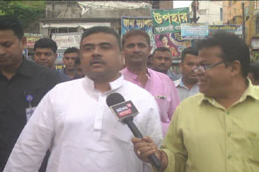 বহরমপুর লোকসভা কেন্দ্রের ভোট শেষ হওয়ার পরই শুভেন্দু আজ গিয়েছিলেন মহিষাদলে । দলীয় প্রার্থী দিব্যেন্দু অধিকারীর সমর্থনে আয়োজিত সমাবেশে যোগ দেওয়ার ফাঁকে এদিন তিনি নিউজ এইট্টিনকে দেওয়া সাক্ষাৎকার দিয়েছেন ৷ বহরমপুর লোকসভা কেন্দ্রের ভোট শেষ হওয়ার পরই শুভেন্দু আজ গিয়েছিলেন মহিষাদলে । দলীয় প্রার্থী দিব্যেন্দু অধিকারীর সমর্থনে আয়োজিত সমাবেশে যোগ দেওয়ার ফাঁকে এদিন তিনি নিউজ এইট্টিনকে দেওয়া সাক্ষাৎকার দিয়েছেন ৷