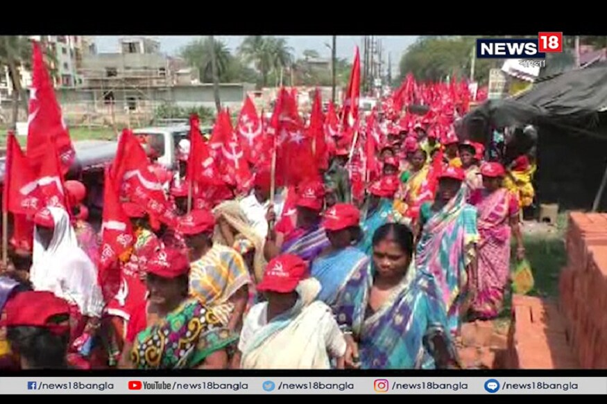 আজ বাঁকুড়া ও বিষ্ণুপুর লোকসভা কেন্দ্রের সিপিআইএম দুই প্রর্থীর সমর্থনে মহামিছিলে যোগ দেন সূর্যকান্ত মিশ্র ও বাসুদেব আচারিয়া। আজ বাঁকুড়া ও বিষ্ণুপুর লোকসভা কেন্দ্রের সিপিআইএম দুই প্রর্থীর সমর্থনে মহামিছিলে যোগ দেন সূর্যকান্ত মিশ্র ও বাসুদেব আচারিয়া।