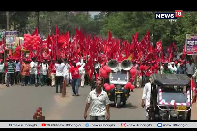 সকাল ১০ টা নাগাদ বাঁকুড়া শহরের পাঁচবাগা থেকে লালবাজার পর্যন্ত মিছিলে অংশ নেন তিনি।
