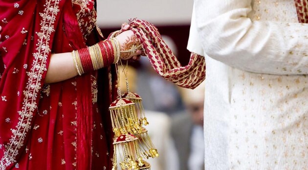 এই লোনে কোনও পেমেন্ট চার্জ লাগে না ৷ সেল্ফ এমপ্লোয়েড বা স্যালারিড ব্যক্তিতের জন্য ব্যাঙ্ক সাধারণত ২০ লক্ষ টাকা পর্যন্ত লোন দিয়ে থাকে ৷ এই সমস্ত লোনে ১০.৭৫ থেকে ১৯ শতাংশ পর্যন্ত ইন্টারেস্ট লাগে ৷ লোনের সময় সীমা ১ থেকে ৫ বছর পর্যন্ত হয়ে থাকে ৷ এই লোনে কোনও পেমেন্ট চার্জ লাগে না ৷ সেল্ফ এমপ্লোয়েড বা স্যালারিড ব্যক্তিতের জন্য ব্যাঙ্ক সাধারণত ২০ লক্ষ টাকা পর্যন্ত লোন দিয়ে থাকে ৷ এই সমস্ত লোনে ১০.৭৫ থেকে ১৯ শতাংশ পর্যন্ত ইন্টারেস্ট লাগে ৷ লোনের সময় সীমা ১ থেকে ৫ বছর পর্যন্ত হয়ে থাকে ৷