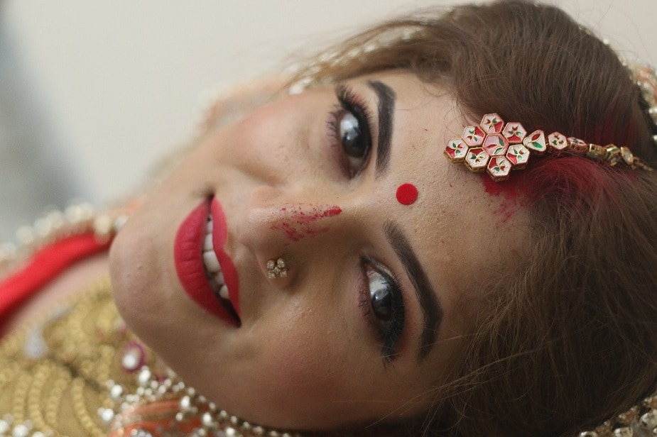 ♦ এরপর রিসেপশন ৷ সেখানে লহেঙ্গায় সাজলেন শ্রাবন্তী ৷ আর রোশন সাজলেন নীল ব্লেজারে ৷ ছবি সৌজন্যে : শ্রাবন্তী চট্টোপাধ্যায় ৷ ♦ এরপর রিসেপশন ৷ সেখানে লহেঙ্গায় সাজলেন শ্রাবন্তী ৷ আর রোশন সাজলেন নীল ব্লেজারে ৷ ছবি সৌজন্যে : শ্রাবন্তী চট্টোপাধ্যায় ৷
