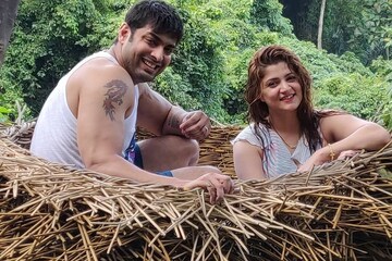 পাখির বাসায় চুটিয়ে প্রেম! এই দেশে হানিমুনে শ্রাবন্তী-রোশন, ছবি ফাঁস করলেন নায় পাখির বাসায় চুটিয়ে প্রেম! এই দেশে হানিমুনে শ্রাবন্তী-রোশন, ছবি ফাঁস করলেন নায়