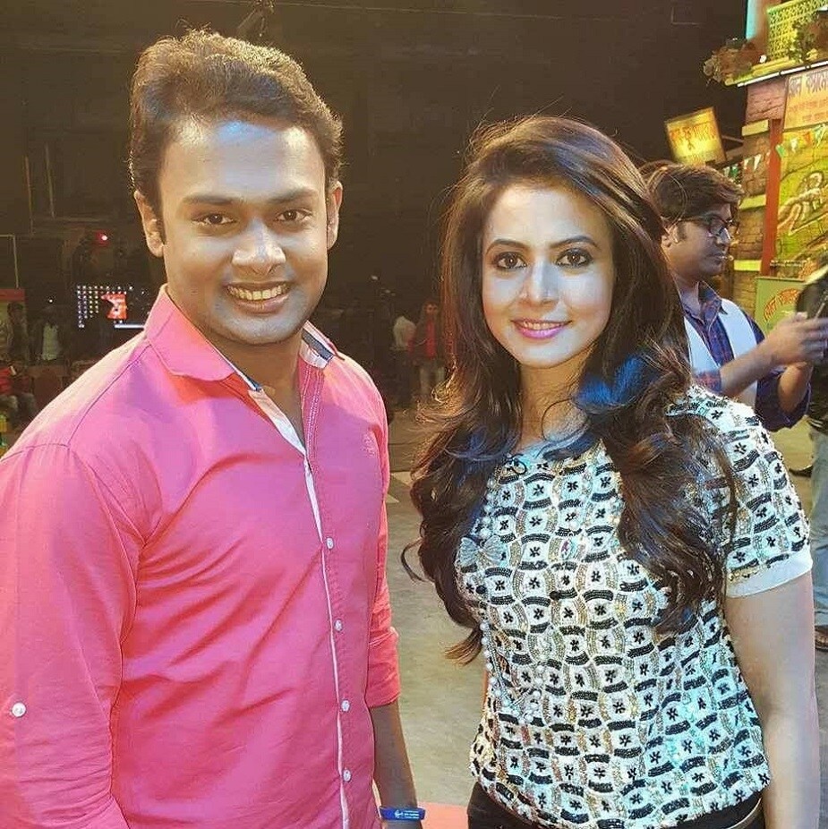 ♦ এরপরই ওই কিশোরীকে বিয়ের প্রতিশ্রুতি দিয়ে বিভিন্নভাবে তাঁকে শারীরিক সম্পর্ক গড়তে বাধ্য করা হয়। এ নিয়ে একাধিকবার ব্ল্যাকমেলও করা হয় বলেও অভিযোগ ৷ ছবি: ফেসবুক ৷ ♦ এরপরই ওই কিশোরীকে বিয়ের প্রতিশ্রুতি দিয়ে বিভিন্নভাবে তাঁকে শারীরিক সম্পর্ক গড়তে বাধ্য করা হয়। এ নিয়ে একাধিকবার ব্ল্যাকমেলও করা হয় বলেও অভিযোগ ৷ ছবি: ফেসবুক ৷