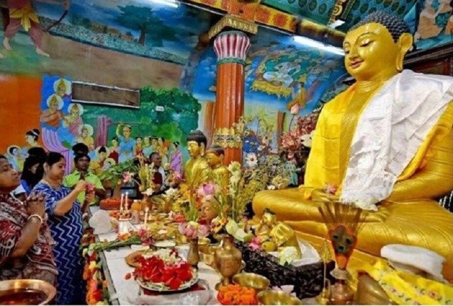 ♦ এ বারের বুদ্ধ পূর্ণিমা হল একটি মাহেন্দ্র ক্ষণ ৷ আর সেইদিনটিতে নিয়ম মেনে কয়েকটি কাজ করলে সকল কাজে সফলতা আসে ৷ থাকে না কোনও অর্থাভাব ৷ ♦ এ বারের বুদ্ধ পূর্ণিমা হল একটি মাহেন্দ্র ক্ষণ ৷ আর সেইদিনটিতে নিয়ম মেনে কয়েকটি কাজ করলে সকল কাজে সফলতা আসে ৷ থাকে না কোনও অর্থাভাব ৷