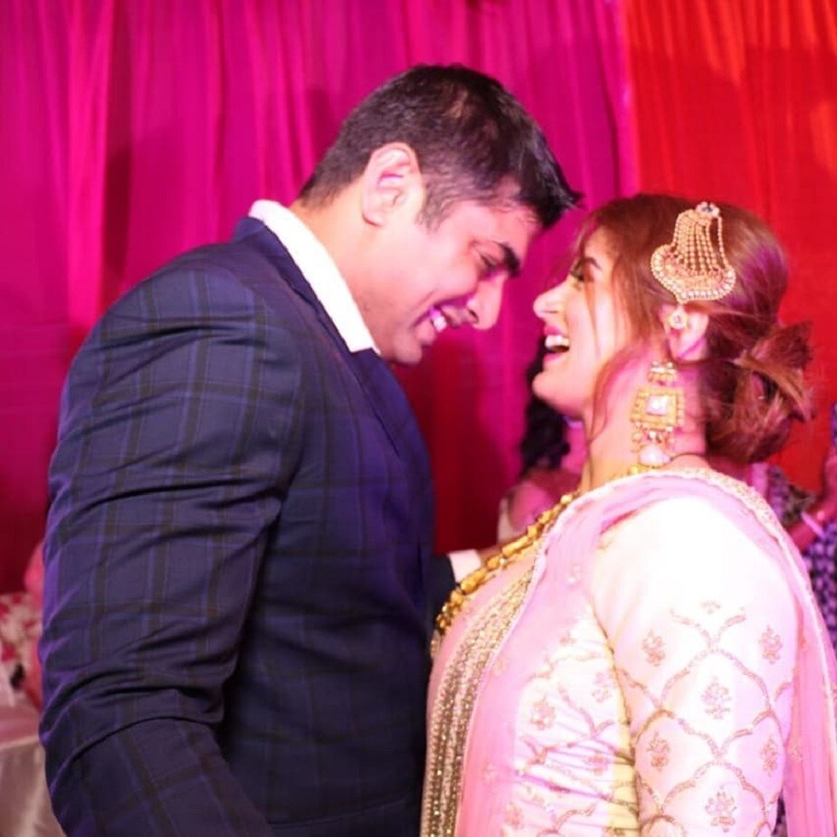 ♦ ইন্দোনেশিয়ার বালি থেকে মধুচন্দ্রিমা সেরে দেশে ফিরেছেন টলিউড অভিনেত্রী শ্রাবন্তী চট্টোপাধ্যায় এবং তাঁর স্বামী রোশন সিং ৷ ছবি: ইনস্টাগ্রাম ৷ ♦ ইন্দোনেশিয়ার বালি থেকে মধুচন্দ্রিমা সেরে দেশে ফিরেছেন টলিউড অভিনেত্রী শ্রাবন্তী চট্টোপাধ্যায় এবং তাঁর স্বামী রোশন সিং ৷ ছবি: ইনস্টাগ্রাম ৷