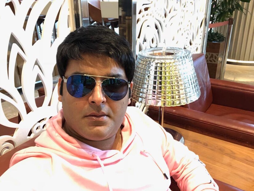 • ১২ ডিসেম্বর মুম্বইয়ে তারকাখচিত অনুষ্ঠানে চাইল্ডহুড স্যুইটহার্ট গিনি ছতরতকে বিয়ে করেন কপিল ৷ ছবি: ইনস্টাগ্রাম ৷