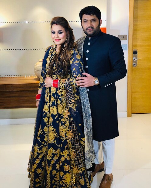 • আর সেই কারণেই কপিলের মা এখন মুম্বইয়ে এসেছেন ৷ কপিল-গিনির সঙ্গেই রয়েছেন তিনি ৷ ছবি: ইনস্টাগ্রাম ৷