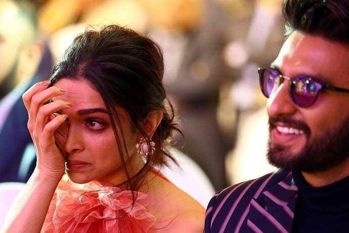 • তবে ছবিটিকে বেবি ফিল্টারে এডিট করেছেন তিনি ৷ আর এরপর থেকেই শুরু হয়েছে চাপা গুঞ্জন ৷ ছবি: ইনস্টাগ্রাম ৷ • তবে ছবিটিকে বেবি ফিল্টারে এডিট করেছেন তিনি ৷ আর এরপর থেকেই শুরু হয়েছে চাপা গুঞ্জন ৷ ছবি: ইনস্টাগ্রাম ৷
