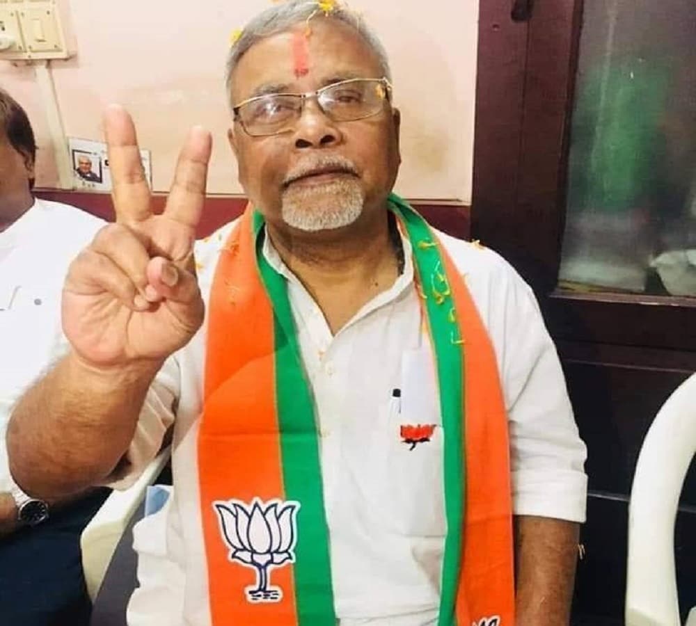 রন্তিদেব বলেছিলেন ‘মণিরুলের তাণ্ডবের প্রতিবাদেই বিজেপিকে ভোট দিয়েছেন বীরভূমবাসী, এখন বিজেপি সম্পর্কে তাঁদের কী ধারণা হবে ?’ জোরালে প্রশ্ন করে বসেছেন তিনি ৷ ছবি সৌজন্যে ফেসবুক ৷ রন্তিদেব বলেছিলেন ‘মণিরুলের তাণ্ডবের প্রতিবাদেই বিজেপিকে ভোট দিয়েছেন বীরভূমবাসী, এখন বিজেপি সম্পর্কে তাঁদের কী ধারণা হবে ?’ জোরালে প্রশ্ন করে বসেছেন তিনি ৷ ছবি সৌজন্যে ফেসবুক ৷