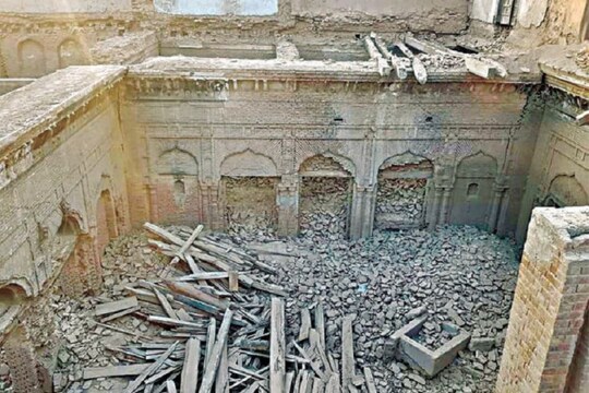 'Historical Guru Nanak palace’ partially demolished by locals in Narowal