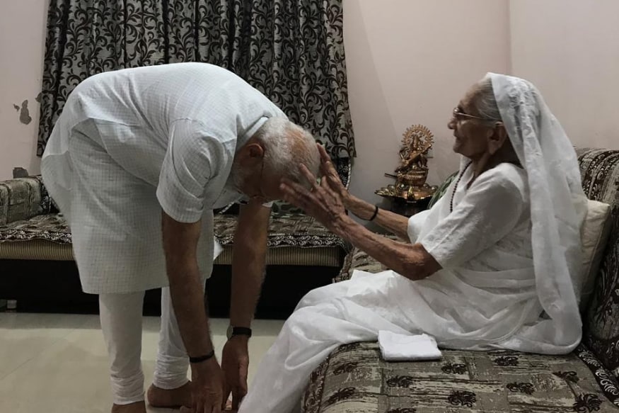 সপ্তদশ লোকসভা নির্বাচনে বিপুল জয়লাভ করেছে এনডিএ । সোমবার দ্বিতীয়বার প্রধানমন্ত্রী হিসেবে শপথ নেওয়ার আগে গুজরাতে গিয়েছেন নরেন্দ্র মোদি । সপ্তদশ লোকসভা নির্বাচনে বিপুল জয়লাভ করেছে এনডিএ । সোমবার দ্বিতীয়বার প্রধানমন্ত্রী হিসেবে শপথ নেওয়ার আগে গুজরাতে গিয়েছেন নরেন্দ্র মোদি ।
