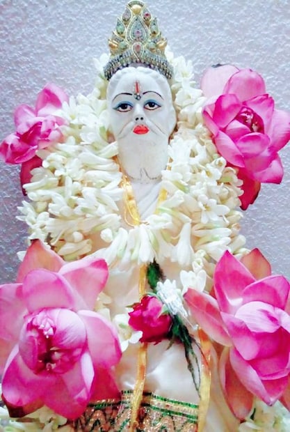 ♦ কথিত আছে যে, লোকনাথ পুজোর কোনও কঠিন উপাচার নেই ৷ খুব সহজেই সন্তুষ্ট হন তিনি ৷ ছবি: অমৃত হালদার ৷