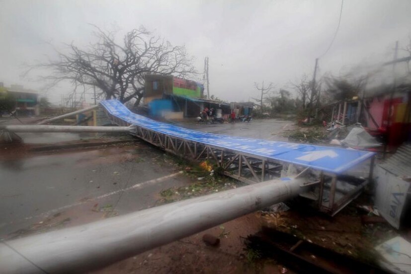পারাদ্বীপ, কটক, জাজপুরের মতো শহরে ক্ষয়ক্ষতি কিছুটা কম। তবে এখানেও নিজের শক্তি বুঝিয়েছে ফণী। ১৯৯৯ সালের পর ২০১৯।(Image: AP)