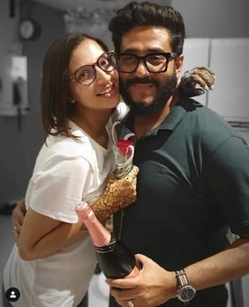 আজ তাঁদের বিয়ের দিন তাঁরা সেলিব্রেট করলেন একান্তই কাছের মানুষদের সঙ্গে। সেই ছবি শেয়ারও করলেন সোশ্যাল মিডিয়ায়। photo source collected