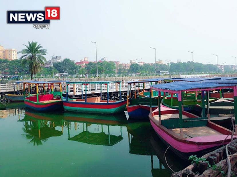 সমস্যার কথা স্বীকার করেছেন রাজ্যের মন্ত্রী তথা মেয়র ফিরহাদ হাকিম। ঈদের পর যাবতীয় সমস্যার সমাধানের আশ্বাস দিয়েছেন তিনি।