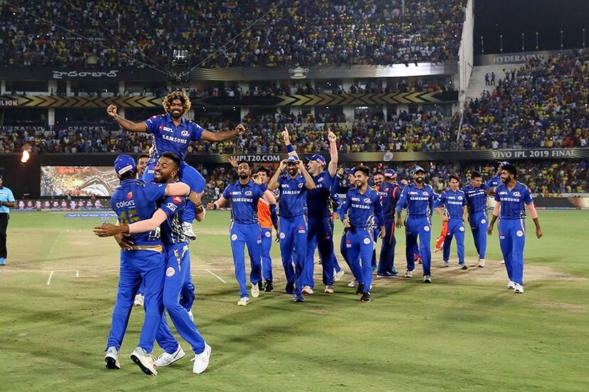 এবারের আইপিএলে ফাইনাল ম্যাচ ধরলে চারবারে সাক্ষাতে চারবারই চেন্নাইকে হারাতে সফল মুম্বই ৷ চতুর্থবার ট্রফি হাতে তাই উচ্ছ্বূসিত নীতা আম্বানির দল ৷ Photo Courtesy: IPL/BCCI