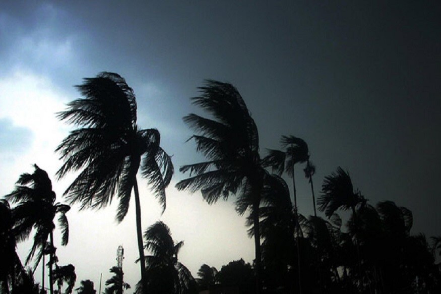 কলকাতা-সহ দক্ষিনবঙ্গে ঝোড়ো হাওয়ার সঙ্গে স্বস্তির বৃষ্টি। বিগত বেশ কিছুদিন ধরেই প্রচণ্ড গরমে নাজেহাল অবস্থা রাজ্যবাসীর! সেই সঙ্গে পাল্লা দিয়ে বাড়ছিল রোদের তেজ আর বাতাসের আপেক্ষিক আর্দ্রতা । কলকাতা-সহ দক্ষিনবঙ্গে ঝোড়ো হাওয়ার সঙ্গে স্বস্তির বৃষ্টি। বিগত বেশ কিছুদিন ধরেই প্রচণ্ড গরমে নাজেহাল অবস্থা রাজ্যবাসীর! সেই সঙ্গে পাল্লা দিয়ে বাড়ছিল রোদের তেজ আর বাতাসের আপেক্ষিক আর্দ্রতা ।