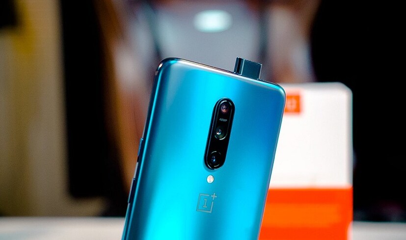 একটি নতুন ফিচার যোগ করেছে OnePlus এই ফোনে, যাকে বলে হচ্ছে &#039;Zen mode&#039;। এই মোড অন রাখলে বেশি খন তানা ফোন ব্যবহার করলে, ২০ মিনিটের জন্য ফোনটি আপনে আপ বন্ধ হয়ে যাবে। এই ২০ মিনিটে আপনি শুধুমাত্র কল রিসিভ বা কল করে পারবেন আর ফটো তুলতে পারবেন।   