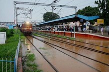 ঘূর্ণিঝড় ফণীর তাণ্ডবের আশঙ্কায় বাতিল বহু লোকাল ট্রেন ঘূর্ণিঝড় ফণীর তাণ্ডবের আশঙ্কায় বাতিল বহু লোকাল ট্রেন