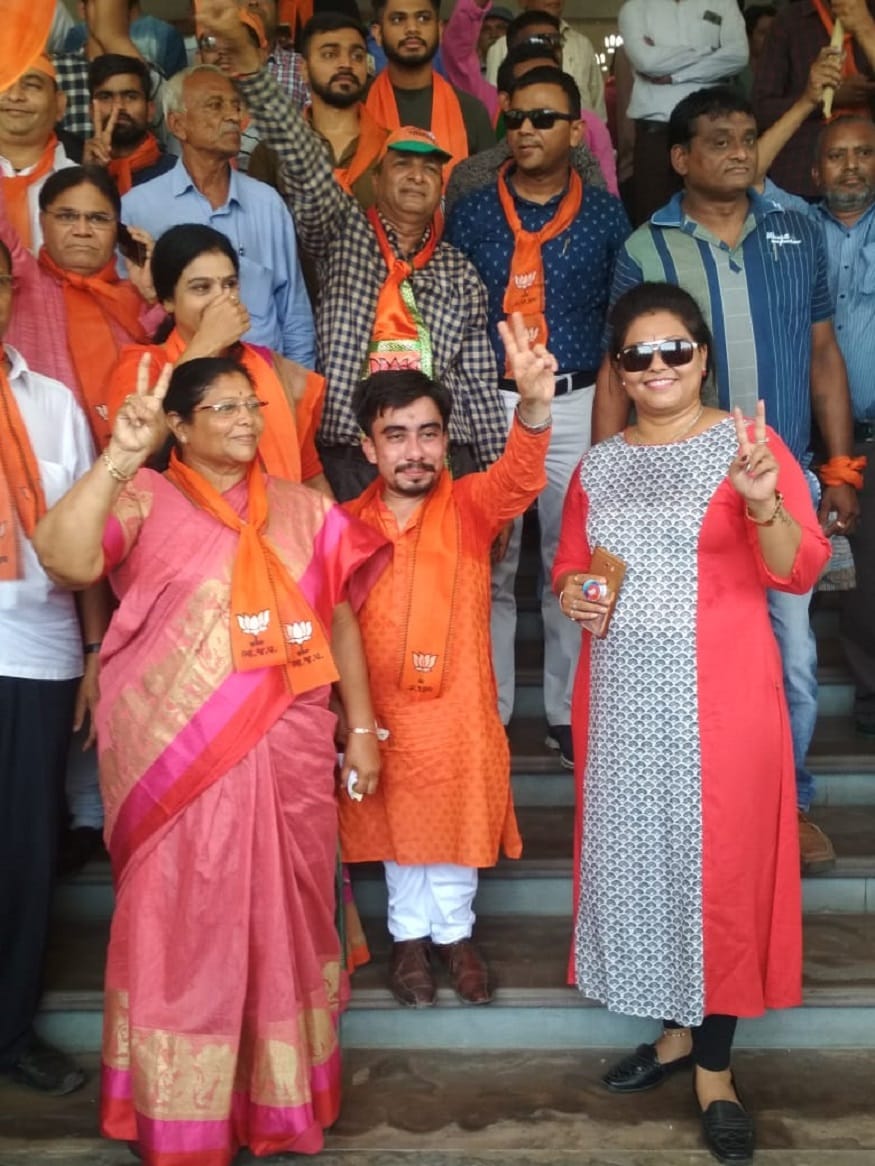 গণনার প্রবণতা থেকেই স্পষ্ট ২৬টি লোকসভা আসন ও ৪টি বিধানসভা উপ-নির্বাচনে বিজেপি জিতবে ও এইজন্য রাজ্যবাসীকে ধন্যবাদ জানিয়েছেন রুপানি । গণনার প্রবণতা থেকেই স্পষ্ট ২৬টি লোকসভা আসন ও ৪টি বিধানসভা উপ-নির্বাচনে বিজেপি জিতবে ও এইজন্য রাজ্যবাসীকে ধন্যবাদ জানিয়েছেন রুপানি ।