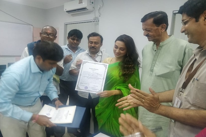 আমার নতুন কোনও রূপ তৈরি করতে চাই না, যেমন আছি তেমনই থাকব: মিমি 