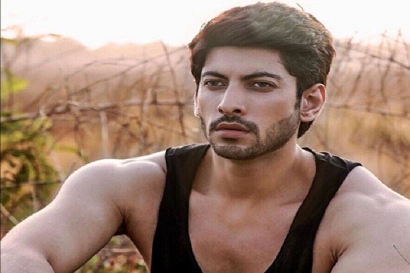  ফের খবরের শিরোনামে উঠে এলেন টিভি অভিনেতা অভিমন্যু চৌধুরী ৷ তবে এবার কোনও নতুন ধারাবাহিকে অভিনয় করার জন্য নয়, বরং মুম্বইয়ের এক বিউটি সালোঁর কর্মচারীর ওপর ছুরি নিয়ে হামলা করার ঘটনায় খবরে উঠে এলেন অভিমন্যু ৷ 