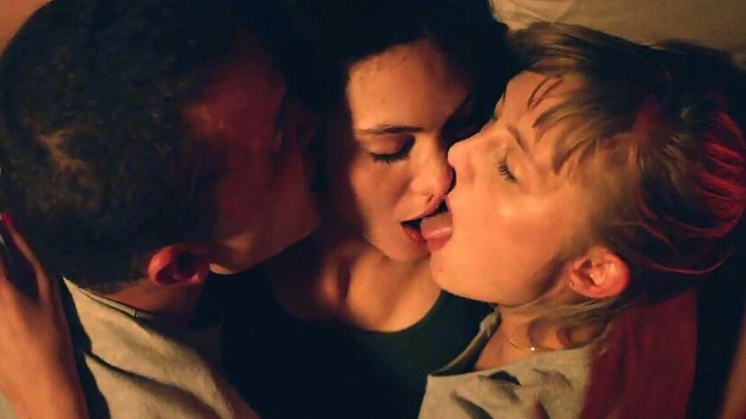 লাভ, ২০১৫ সালে মুক্তি পেয়েছিল এই ফরাসি ছবিটি। যেখানে একাধিকবার অন্তরঙ্গ দৃশ্য দেখানো হয়েছে। তার উপর ছবিটি ছিল থ্রি ডি। ফলে বড়পর্দায় রীতিমতো জীবন্ত হয়ে উঠেছিল সেসব দৃশ্য। যা উপভোগ করেছিলেন সিনেমাপ্রেমীরা। photo source collected