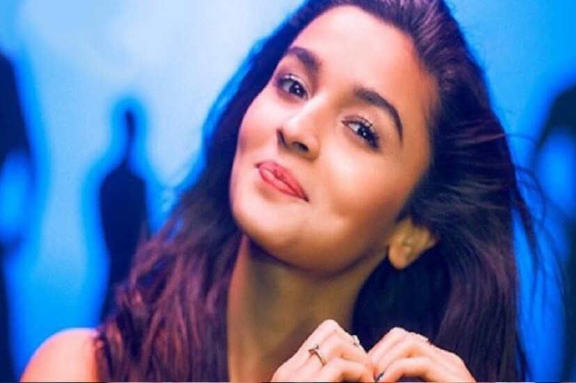 আলিয়া ভাট দশম শ্রেণির পরীক্ষায় পেয়েছিলেন ৭১ শতাংশ নম্বর৷ ক্লাস টুয়েলভে পড়ার সময় স্টুডেন্ট অফ দ্য ইয়ার-এ কাজ শুরু করেন আলিয়া৷ স্কুল ড্রপ আউট করেন তিনি৷