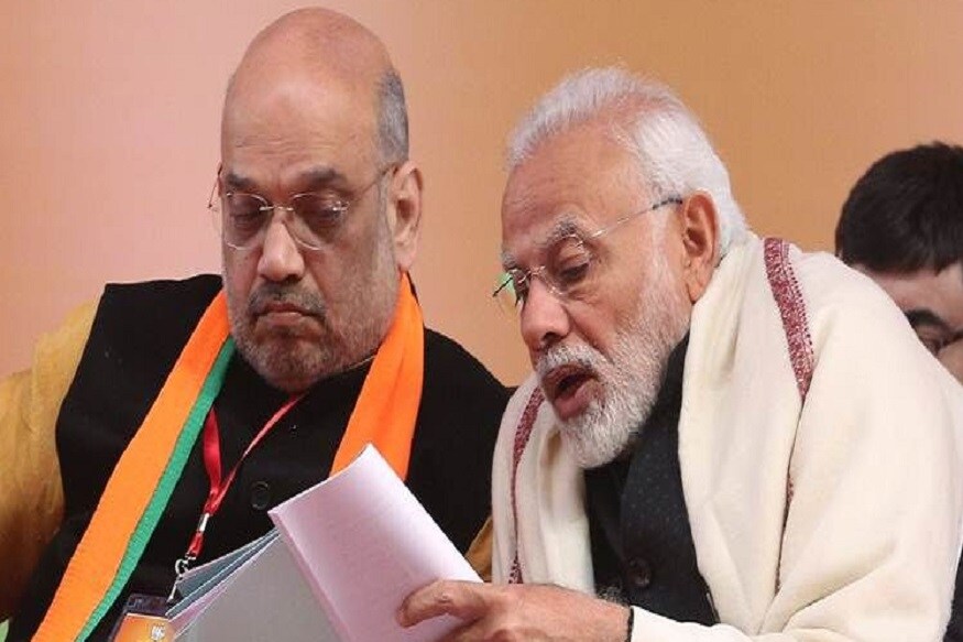 ফুল দিয়ে শাহের বাড়ি সাজানো হয়েছে ৷ দুপুরেই মোদির বাড়িতে যান অমিত শাহ ৷ মোদি-শাহের মধ্যে কিছুক্ষণ কথা হয় ৷ ফুল দিয়ে শাহের বাড়ি সাজানো হয়েছে ৷ দুপুরেই মোদির বাড়িতে যান অমিত শাহ ৷ মোদি-শাহের মধ্যে কিছুক্ষণ কথা হয় ৷