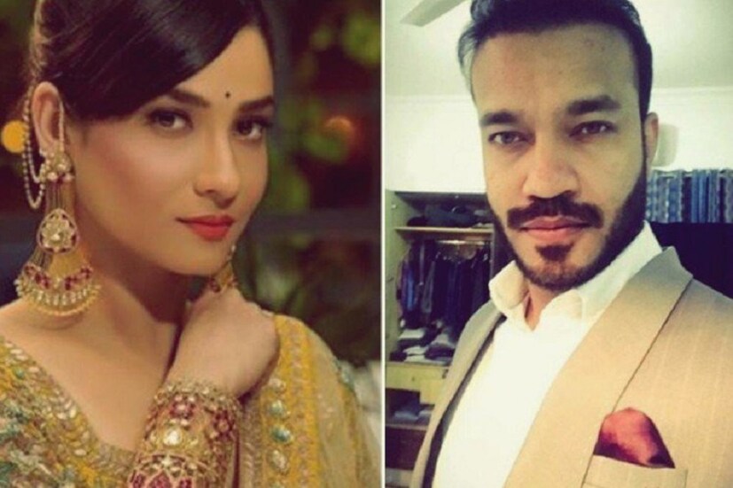  এক সময় অভিনেতা সুশান্ত সিং রাজপুতের সঙ্গে চুটিয়ে প্রেম করেছিলেন অভিনেত্রী অঙ্কিতা লোখান্ডে ৷ তবে কয়েক বছর হল সুশান্তের সঙ্গে ঘটেছে ব্রেকআপ ৷ এরপরই কেরিয়ারে দারুণ মোড় ৷ টেলিভিশন থেকে সোজা বলিউড সিনেমায় অঙ্কিতা ৷ সম্প্রতি তাঁকে দেখা গিয়েছে কঙ্গনা রানাওয়াত অভিনীত মণিকর্ণিকা ছবিতে ৷ 