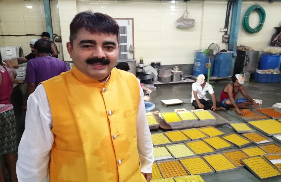উত্তর মুম্বই লোকসভা আসনে বিজেপি প্রার্থী গোপাল শেট্টির টক্কর জনপ্রিয় অভিনেত্রী ঊর্মিলা মাতণ্ডকরের সঙ্গে ৷ একাধিক একজিট পোলের দাবি বিজেপি প্রার্থী জয় পেতে চলেছেন ৷ উত্তর মুম্বই লোকসভা আসনে বিজেপি প্রার্থী গোপাল শেট্টির টক্কর জনপ্রিয় অভিনেত্রী ঊর্মিলা মাতণ্ডকরের সঙ্গে ৷ একাধিক একজিট পোলের দাবি বিজেপি প্রার্থী জয় পেতে চলেছেন ৷