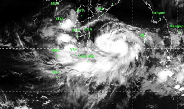 বিভিন্ন এলাকায় এনডিআরএফের ২৮টি দলকে তৈরি থাকতে নির্দেশ দেওয়া হয়েছে। ইতিমধ্যেই জগৎসিংপুর, পুরী, ভদ্রকে পৌঁছে গিয়েছে তাদের একাধিক টিম। তার আগে কটকে চলে তাঁদের বিশেষ প্রশিক্ষণ। বিভিন্ন এলাকায় এনডিআরএফের ২৮টি দলকে তৈরি থাকতে নির্দেশ দেওয়া হয়েছে। ইতিমধ্যেই জগৎসিংপুর, পুরী, ভদ্রকে পৌঁছে গিয়েছে তাদের একাধিক টিম। তার আগে কটকে চলে তাঁদের বিশেষ প্রশিক্ষণ।