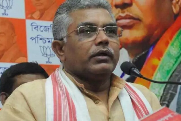 মেদিনীপুর কেন্দ্রে বিজেপি প্রার্থী দিলীপ ঘোষ বনাম ৬ বারের বিধায়ক তৃণমূল প্রার্থী মানস ভুঁইয়ার লড়াই আজ । নিজেদের জয় নিয়ে নিশ্চিত দুই প্রার্থী । মেদিনীপুর কেন্দ্রে বিজেপি প্রার্থী দিলীপ ঘোষ বনাম ৬ বারের বিধায়ক তৃণমূল প্রার্থী মানস ভুঁইয়ার লড়াই আজ । নিজেদের জয় নিয়ে নিশ্চিত দুই প্রার্থী ।