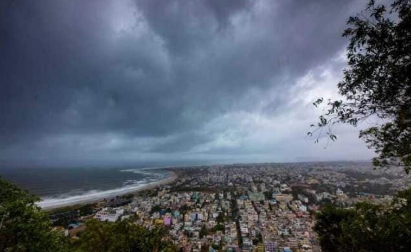 ঘূর্ণিঝড়ের মোকাবিলায় তৈরি থাকার জন্য প্রশাসনকে সতর্ক করা হয়েছে ৷