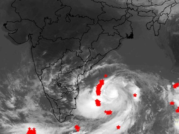 • ফণীর দাপটে তছনছ হতে পারে কেরল, অন্ধ্রপ্রদেশ, ওড়িশা, পশ্চিমবঙ্গ ৷ ফণীর আঘাত সামাল দিতে জরুরি পর্যায়ে বৈঠক হল প্রধানমন্ত্রীর দফতরে ৷ প্রতীকী চিত্র ৷ • ফণীর দাপটে তছনছ হতে পারে কেরল, অন্ধ্রপ্রদেশ, ওড়িশা, পশ্চিমবঙ্গ ৷ ফণীর আঘাত সামাল দিতে জরুরি পর্যায়ে বৈঠক হল প্রধানমন্ত্রীর দফতরে ৷ প্রতীকী চিত্র ৷